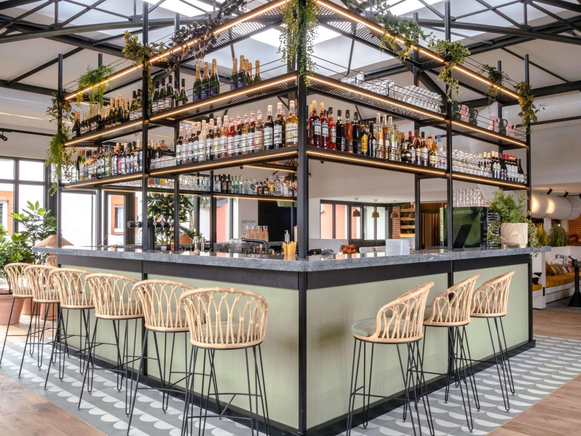 蒙托邦宜必思快捷酒店 外观 照片