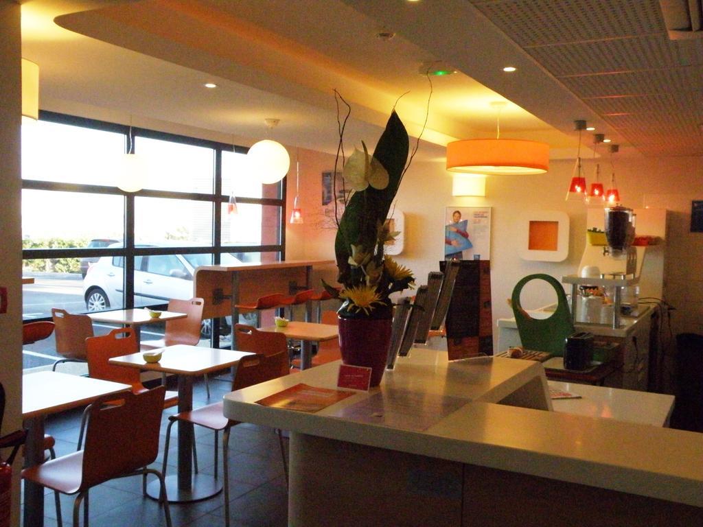 蒙托邦宜必思快捷酒店 外观 照片